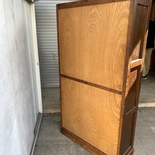 シンプルなレトロ棚