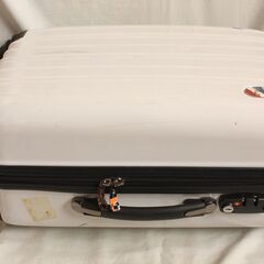 FILA　白色　2泊3日程度　小型　スーツケースの画像