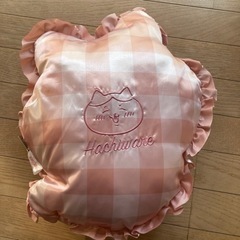 ちいかわギンガムフリルクッション①の画像