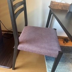 大塚家具ダイニングテーブルとチェア2脚の画像