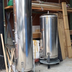 久々の入荷です！DIYにいかがですか？　ステンレス製貯水タンク　焼却炉・燻製機など　　の画像