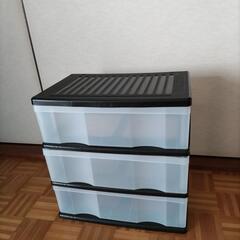 プラスチック衣装箱
