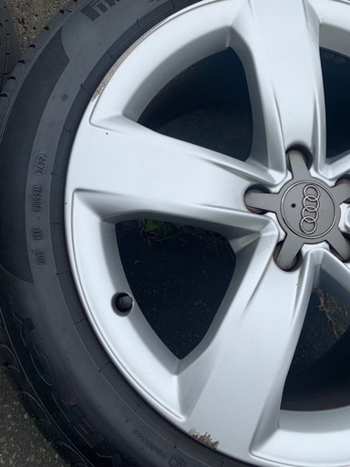 245/45R18  アウディA6純正アルミ　2022年製ピレリPOWERGY ガリ傷