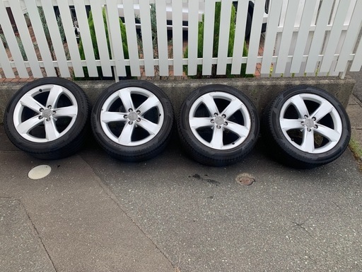 245/45R18  アウディA6純正アルミ　2022年製ピレリPOWERGY ガリ傷