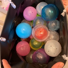 ガチャガチャカプセルの画像