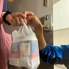 好きな時間に働けてその日に日払い★事前登録なしの配達スタッフ☆年齢不問 日払いOK 現金払いOK 即内定OK 週1日～OK 車通勤OK 日払い有！自分の好きな平日に働ける★年齢経験不問！登録なしで即勤務可能!!の画像