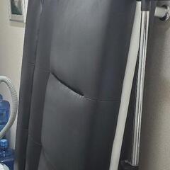 レザー生地のソファーベッド