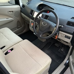 売約済みです！直ぐ乗れます！4WD！ダイハツムーヴ人気のブラック！内外綺麗でサビ無し！アイドリングストップ付き！夏冬タイヤ2セット付き！整備済み！車検7年5月末まで！総額22万円の画像