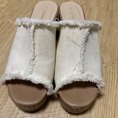 白 サンダル 厚底 夏