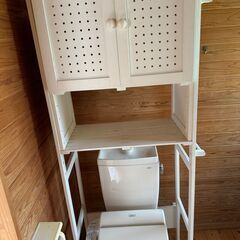 【引き取り限定期間・注意事項あり】トイレか洗濯機上の収納棚