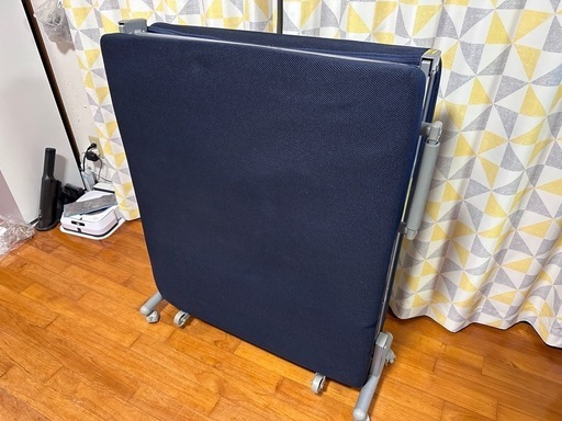 折りたたみ簡易ベッド