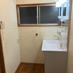 賃貸中🉐希少戸建て借家🉐ペット可🉑7DK🏘駐車場、倉庫付き🚗庭付き⭕️郵便局、コンビニ3分圏内立地良好☘️伊勢神宮内宮徒歩圏内‼️高台💡 - 不動産