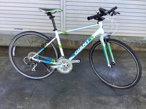 462  GIANT CROSTAR Ｓタイプ　700c ホワイトアルミボディー