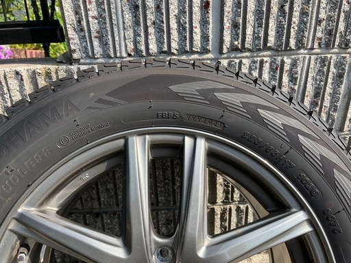 【格安】ヨコハマタイヤ　ブルーアース　スタッドレスタイヤ　225/65R17 格安】ヨコハマタイヤ ブルーアース スタッドレスタイヤ 225/65R17