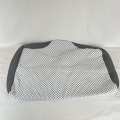 横向き寝がラクなまくら　ニトリ　カバー２枚付きの画像