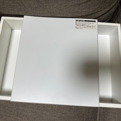 【9/12日まで500円！】　化粧品ボックス(鏡付き)の画像