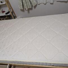 【美品】ベッド+マットレス+敷きパッドの画像