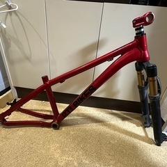 BLT BIKES 702 ダートジャンプ フレーム FOXサス...