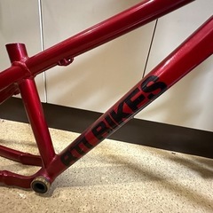 BLT BIKES 702 ダートジャンプ フレーム FOXサスペンション付の画像
