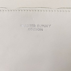 MASTER BUNNY EDITION ホワイト レザー クラッチバッグの画像