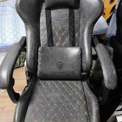 【美品】ゲーミングチェア(リクライニング&オットマン付き)