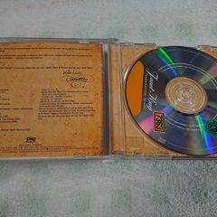 ♠　Through The Years -Greatest Hits And More Janet Kay (ジャネット ケイ) 　ラヴァ―ズ・ロック・クイーン！ジャネット・ケイ、彼女なくしてラヴァ―ズは語れない。今回発売となったのは新曲とレアな音源を含むベスト・アルバム｡これ以上の選曲は無いほどに完璧！「ラヴィン・ユー」､はもちろんのこと、KODAMA& GOTAと録音したアルバム未収録の「アイ・ドント・ウォント・ジス・ラヴ・トゥ・エンド」他の画像