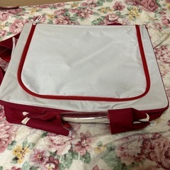 折りたためる衣装ケースの画像