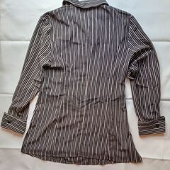 Xérѐs dámour 黒白ストライプのシャツ 長袖 Mサイズくらいの画像