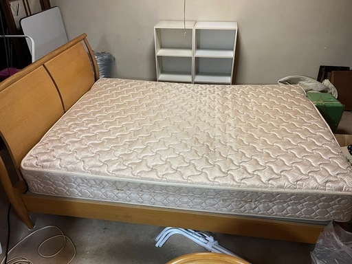 フランスベッド　ダブルベッド　マットレス厚み26cm 市内有料配達可能