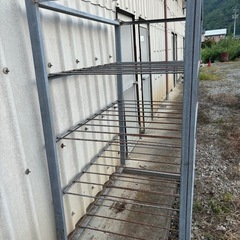 4段 鉄製ラック業務用 農業用 置き場  棚    の画像