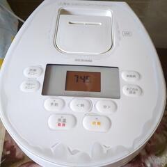 炊飯器５合炊きです。