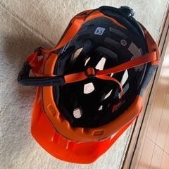 新品の自転車用のヘルメット　再度値下げしましたの画像
