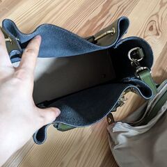 美品　牛革　ハンドバッグ　ショルダーバック　2WAY　モスグリーン　定価二万円の画像