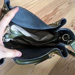 美品　牛革　ハンドバッグ　ショルダーバック　2WAY　モスグリーン　定価二万円の画像