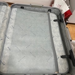 【中古】大きいスーツケースの画像