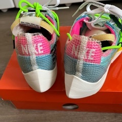 新品未使用　NIKE ヴェイパーストリート　23.5㎝の画像