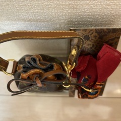 【新品】ミニポーチとスカーフの画像