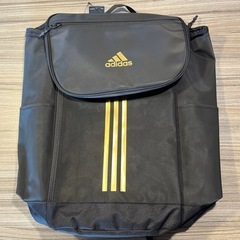 新品未使用タグ付き　adidas リュックサック ブラック×マッ...