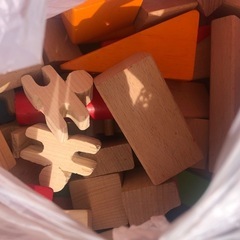 ハローキティ　おもちゃラック、アンパンマンボーリング
などの画像