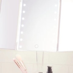 LEDライト付き3面ミラー