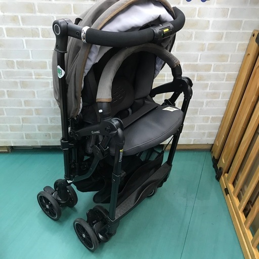 コンビ　スゴカルα 4キャス compact エッグショック Simplight