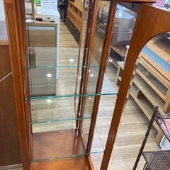 【トレファク高槻店】取りに来れる方限定！アンティーク調のガラスキャビネットのご紹介です！の画像