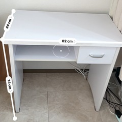 【商談中】ネイルテーブル差し上げますの画像