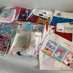 重量５kg 大量 新品 ディズニー サンリオ LEGO その他 お土産袋  その他　サイズいろいろ ラッピング ショッパー袋 プレゼント袋にいかが？　ベビー 幼児 キッズ 赤ちゃん 保育園 洋服入れに  まとめ売り まとめて　キャラクターグッズ　ミッキー　ミニー　キティ　マイメロ　ダフィーの画像