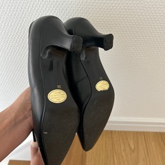 イブサンローラン　パンプスの画像