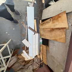 廃材　焚き木用　値段書いてますが無料です　　