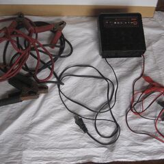 12Vj充電器とブースターケーブル