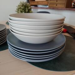IKEAの食品プレート、 ボウル セットの画像