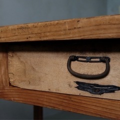 古い木製の机　引き出し2杯　テーブル　ワークデスク　作業台　古家具　古民家 作業台 - 古家具・古道具 アンティーク家具 kubu（クブ）