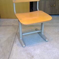 レトロ   小学校   イス